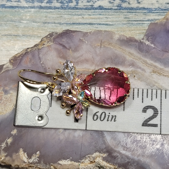 Elegant Butterfly Pink and Gold Teardrop Earrings. - Picture 5 of 9